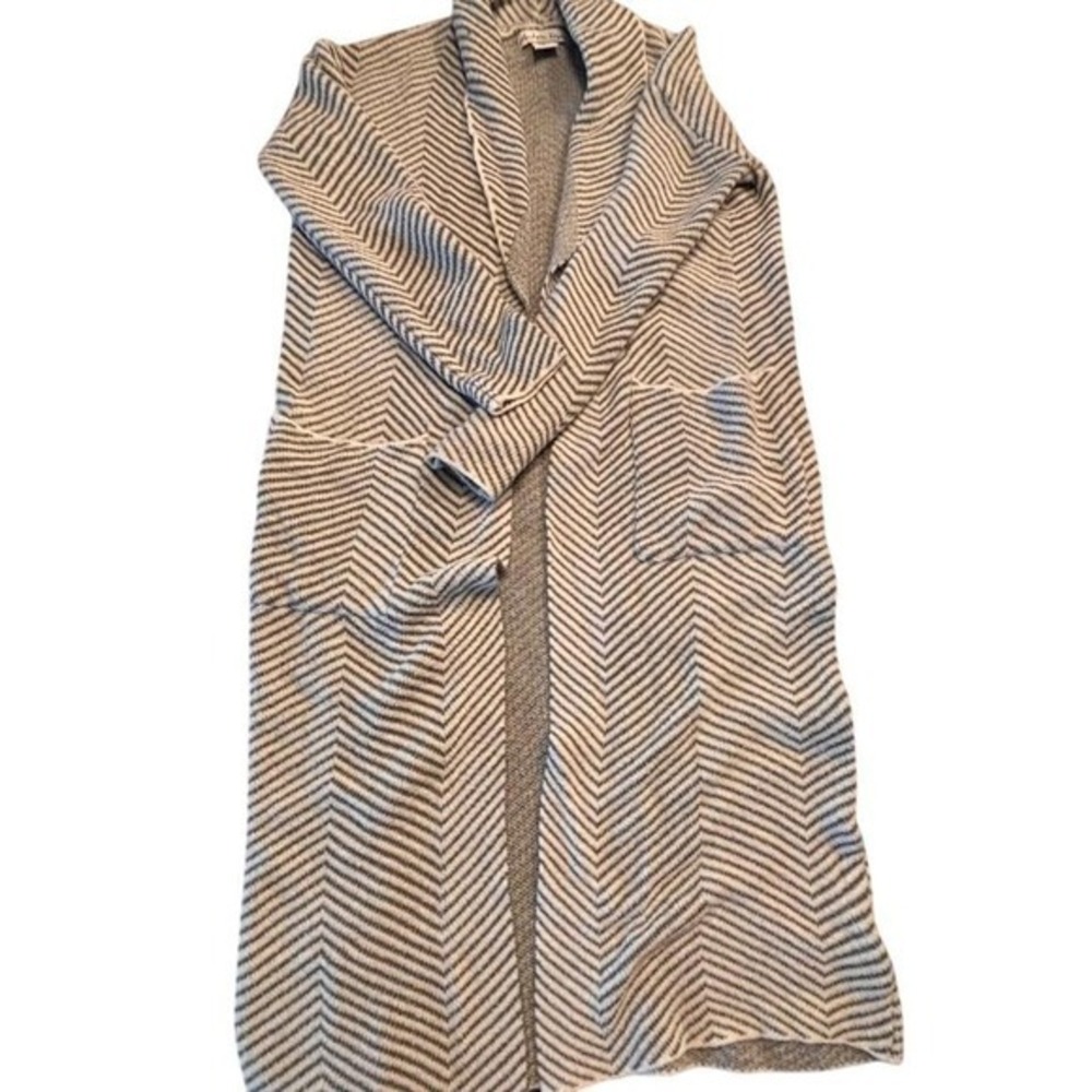 London Kaye- Charcoal and white CHEVRON maxi duster. Super cozy.‎ Size XS-S